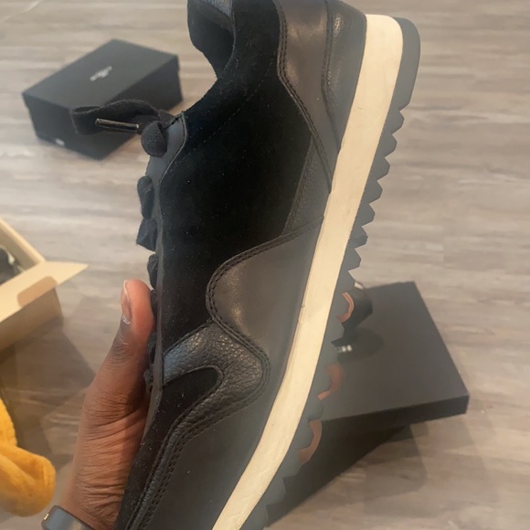 Coach Runners- 8/10 - Picture 3 of 5